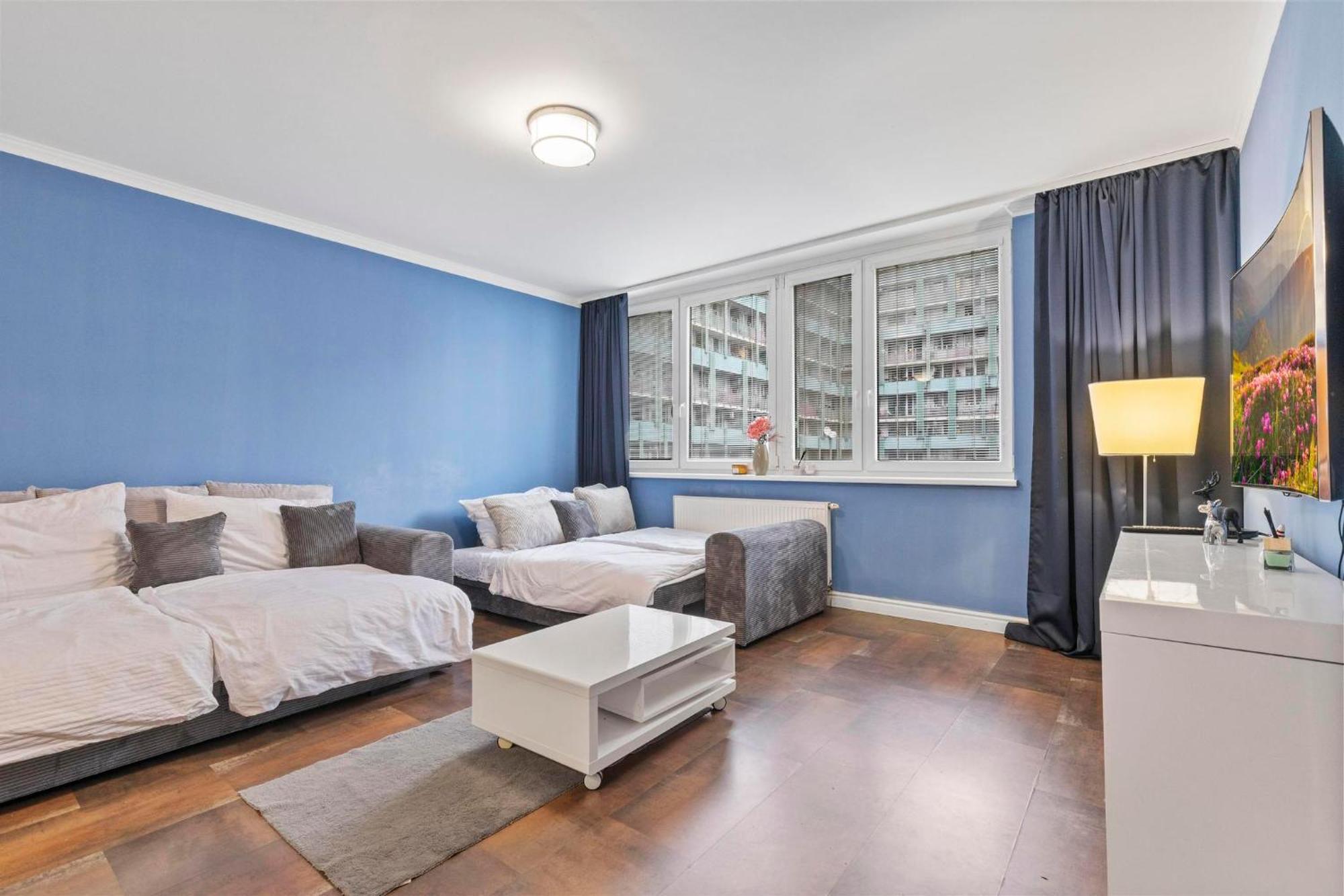 Tomato Apartment - With Free Parking Братислава Экстерьер фото